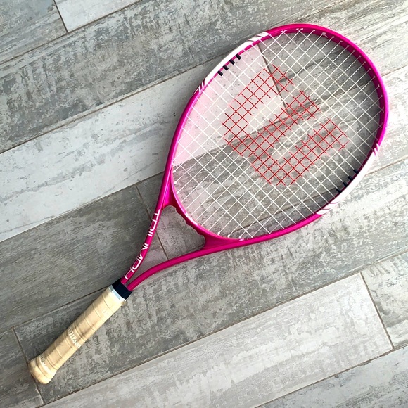 Wilson Triumph Women’s Pink Lightweight Tennis Racket - Picture 2 of 8